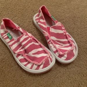 Sanuk toddler size 9